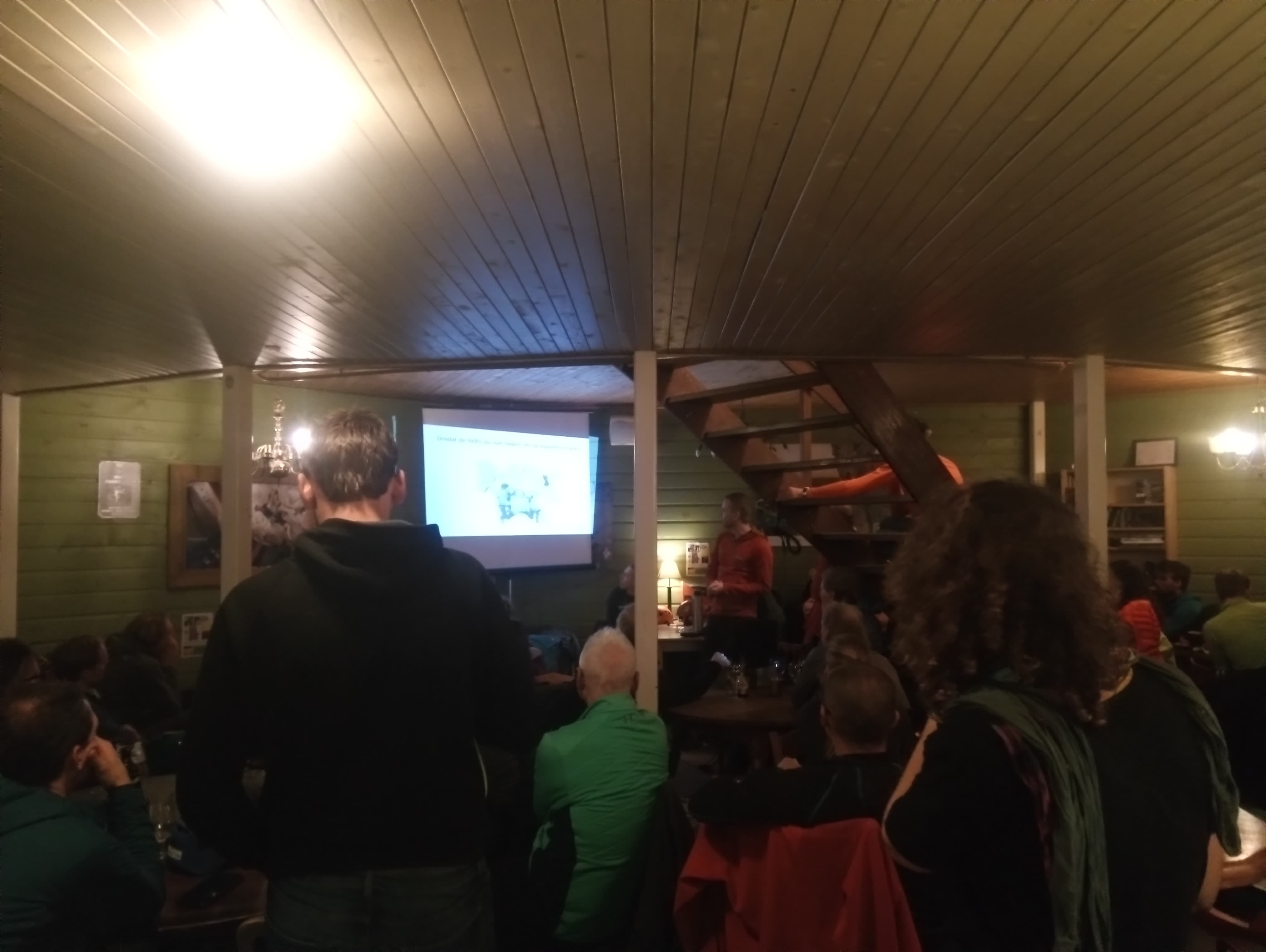 47301746_1981177128602230_2171498798721794048_n